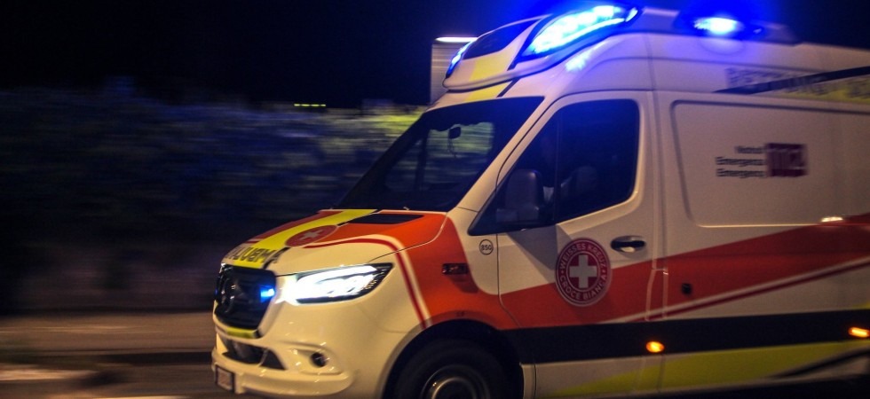 Giovane di 26 anni travolto da un'auto: è in gravi condizioni